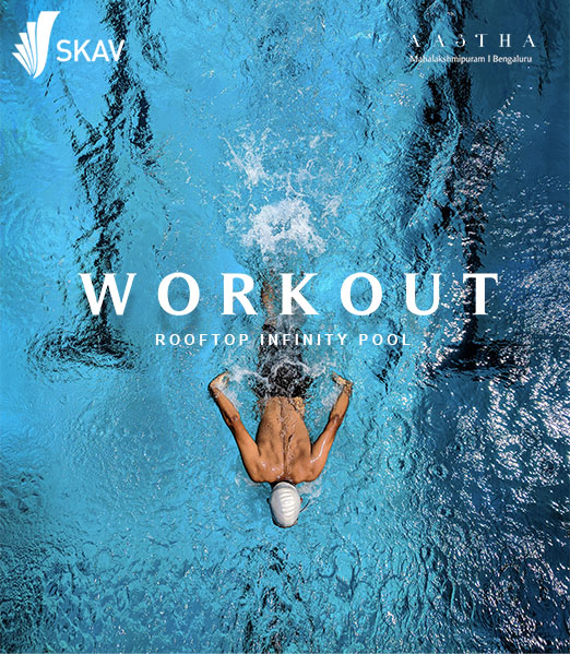 SKAV man in swining pool